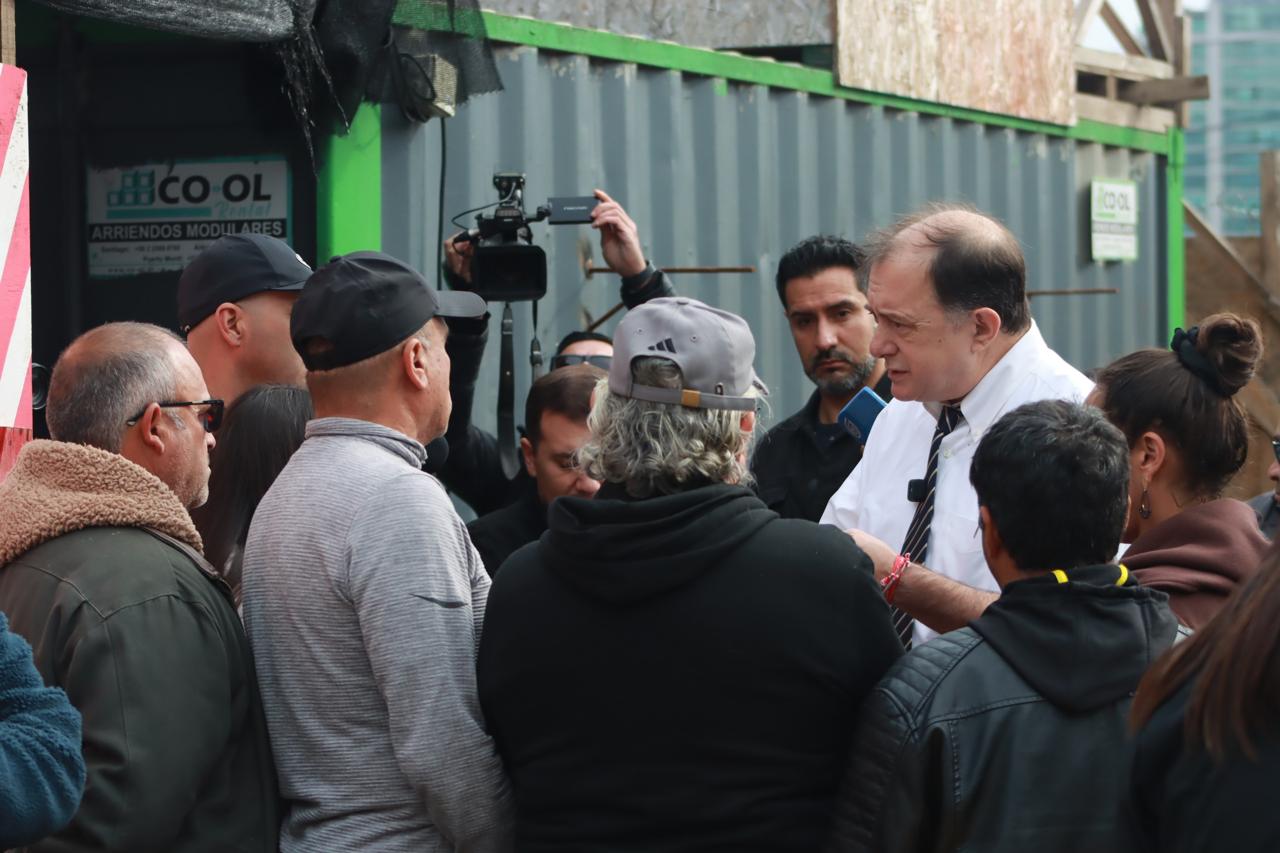 Ministro Ivan Poduje anuncia pago de sueldos y cotizaciones a trabajadores de Tapusa tras reunión en Concepción