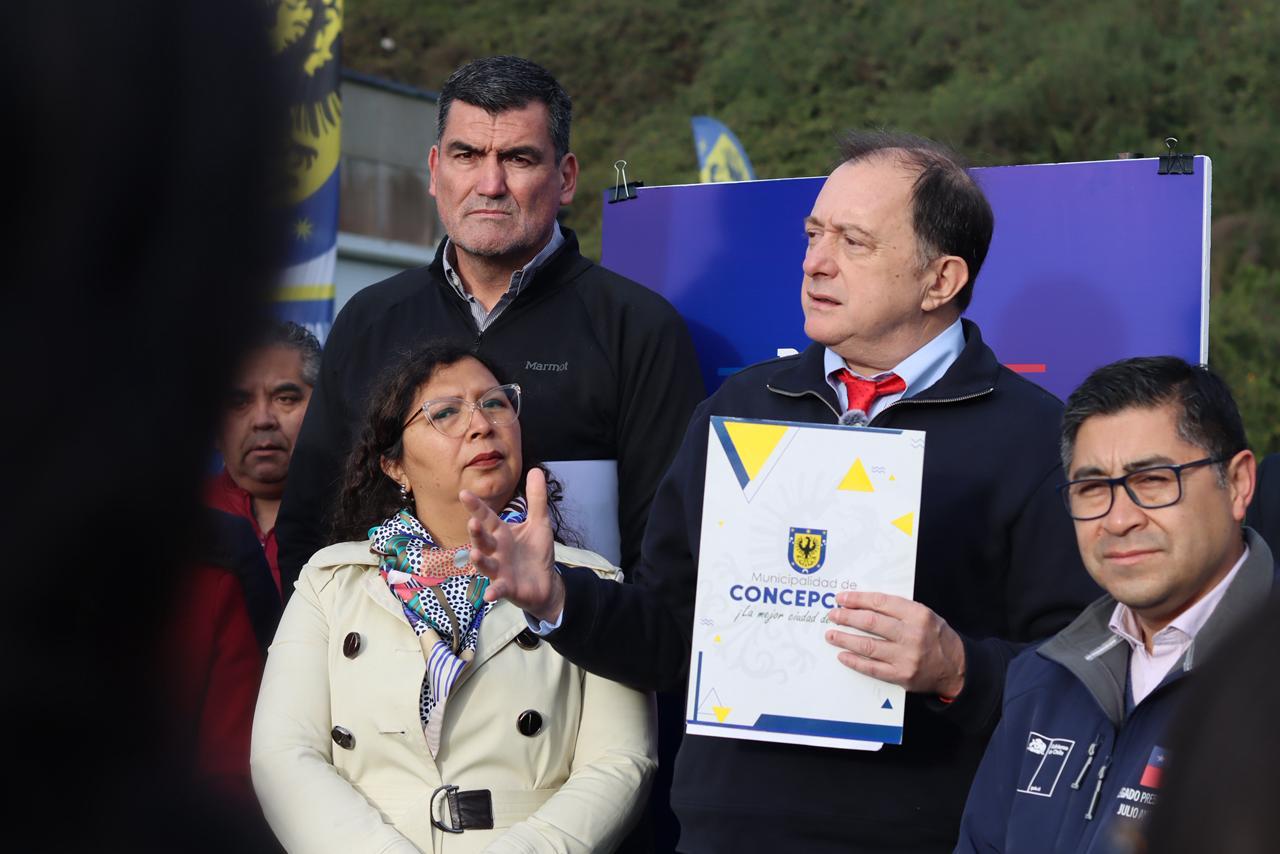 Ministro Ivan Poduje anuncia recuperación de sitio eriazo en Concepción para construir un polideportivo y un futuro proyecto habitacional