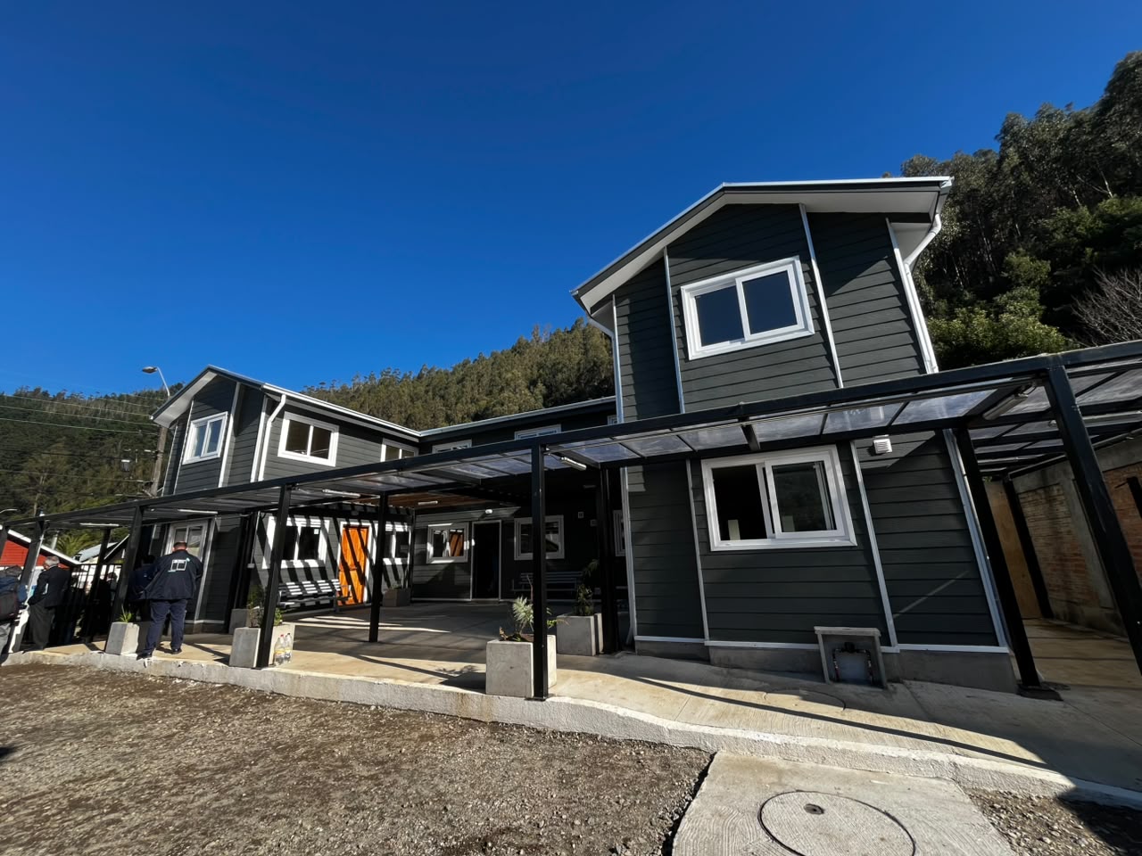 Ministro Poduje presenta en Tomé innovador modelo de pequeños condominios para ampliar soluciones habitacionales en terrenos urbanos de menor tamaño