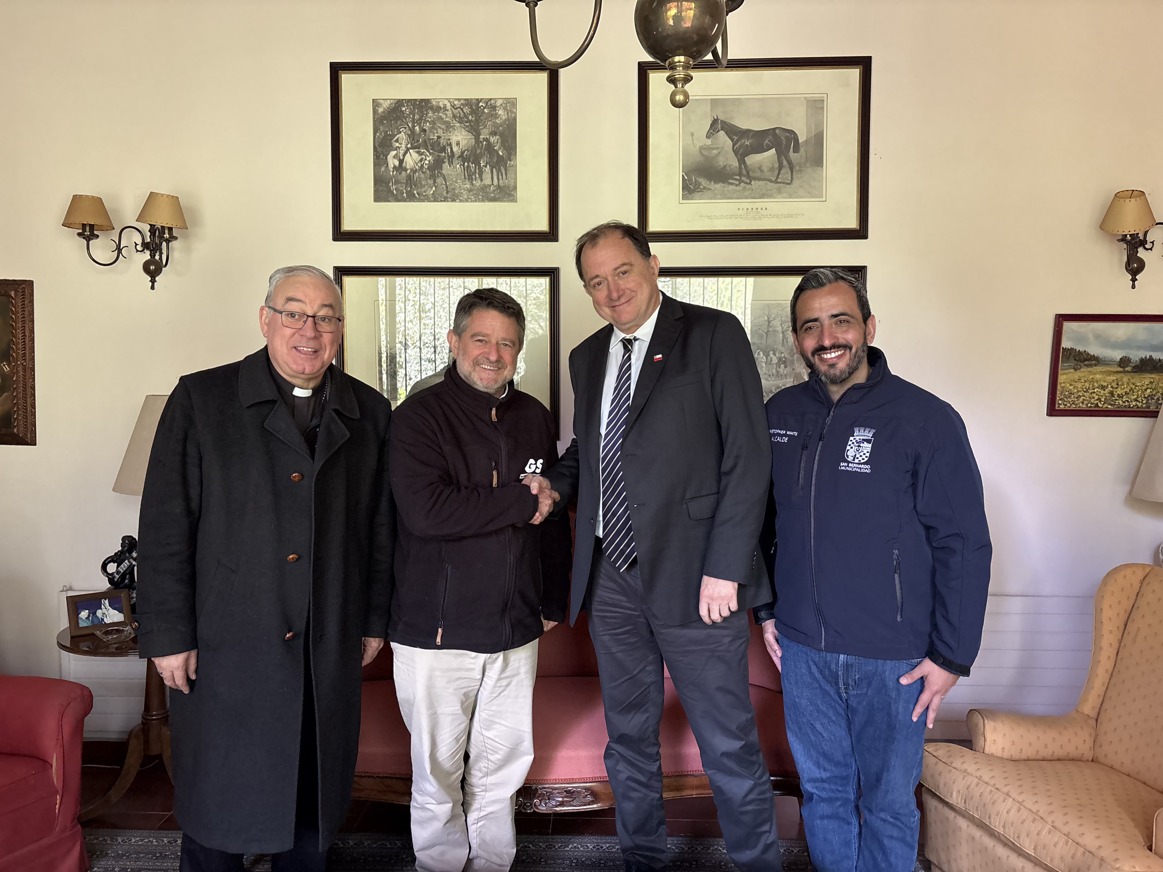 Minvu y Gobierno de Santiago alcanzan acuerdo para apertura del Parque Cerro Chena
