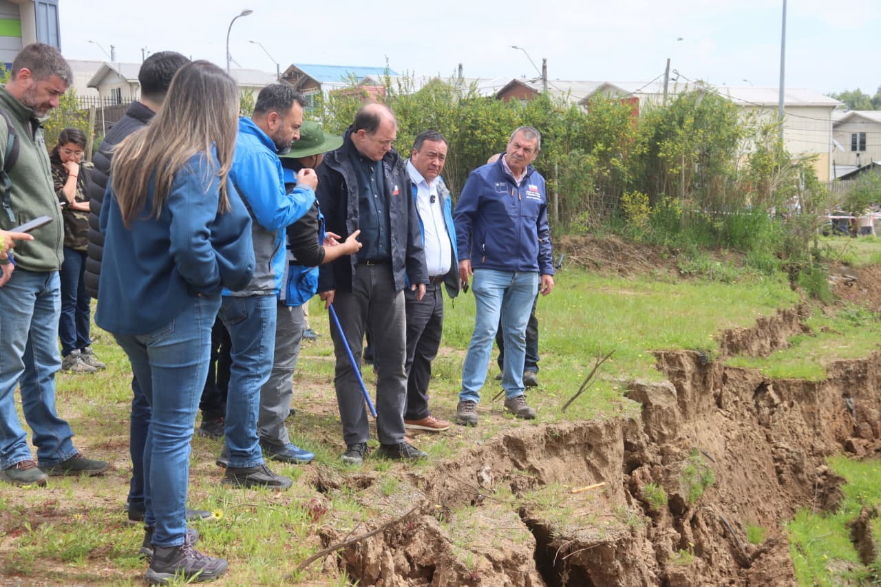 Ministro Poduje anuncia relocalización inmediata de 40 familias ubicadas en zonas de mayor riesgo de Villa Mirador de Arauco